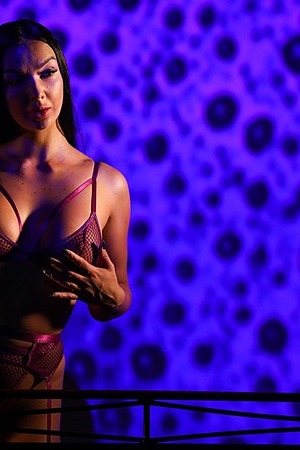 Lady Gang Oil Me Up - Photo 02