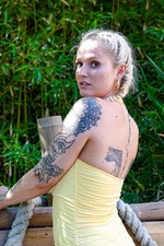 Mel Melicious Blowjob In Nature - 01