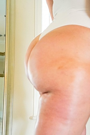 Pawgqueen Ryan Smiles - Photo 01