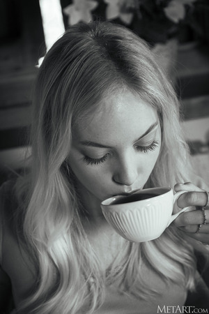 Bella Spark Freckled Blonde On A Yellow Armchair For MetArt - Photo 17