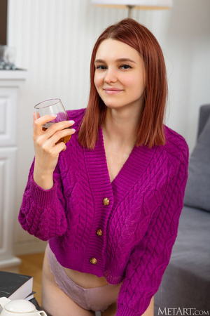 Miama Redhead With Big Naturals Strips A Magenta Cardigan - Photo 00