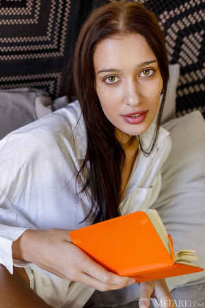 Chiara nude photo 02 - Chiara Tugs Her Black Thong Aside And Spreads On The Bed