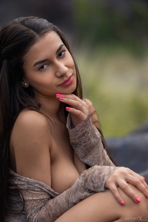 Vanessa Alessia Spreads On The Rocks Outdoors - Photo 19