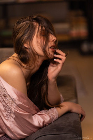 Amber Slassh nude photo 02 - Pink Satin Slips Off Amber Slassh's Naturals On The Couch