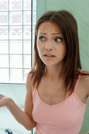 Jessica Aaren Crashes Melia Avelin's Bath With Ethan Seeks - Moms Teach Sex nude pic 04
