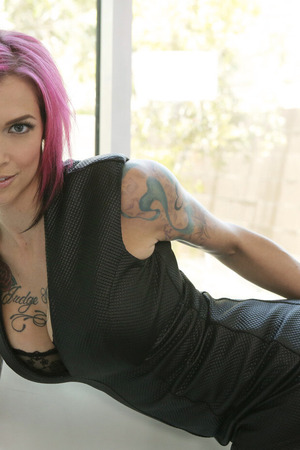 Anna Bell Peaks Pink Hair And Tattoo Sleeves In Leather Submission - Photo 00