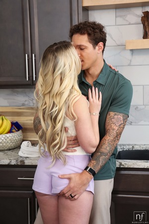 Jayden Marcos Polka Dot Top To Kitchen Counter Hardcore - Photo 03