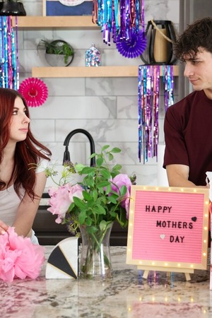 Poppy Applegate Slim Redhead Fucks Her Stepbrother On Mother's Day - Photo 00