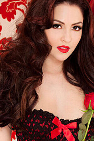 Cassie Laine - Photo 00
