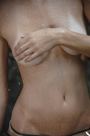 Rebekah Underhill - Photo 12