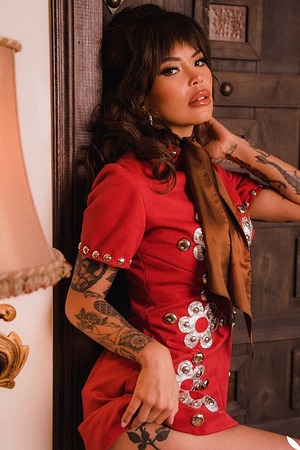 Emma Jade - Photo 00