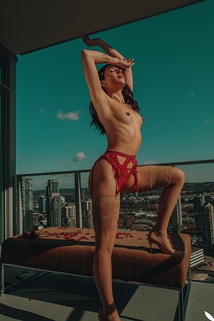 Xris Kovtos - Photo 05