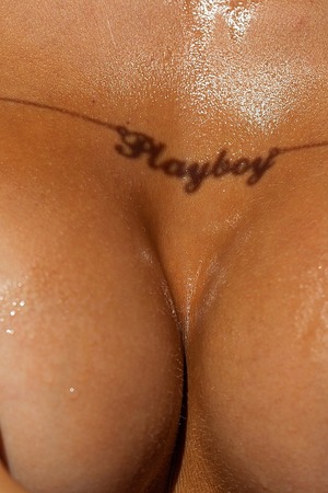 Taylor Brumann - Photo 06