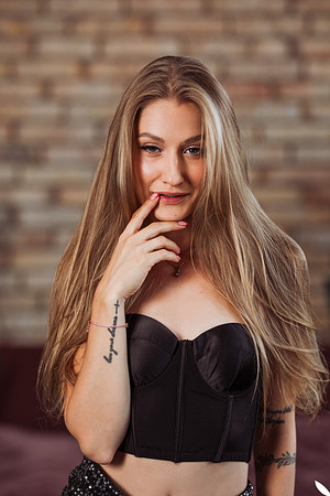 Tiffany Tatum - Skinny Babe & Small Tits - 02