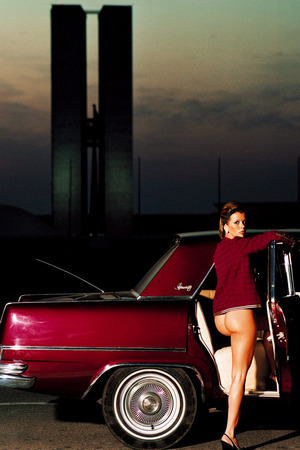 Camilla Amaral Tanned Nude With A Vintage Car In A Warehouse - Photo 01