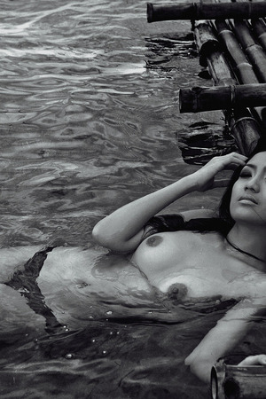 Gypsy Sarcon Stretches Out Naked On Wet Bamboo - Photo 07