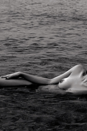 Gypsy Sarcon Stretches Out Naked On Wet Bamboo - Photo 08
