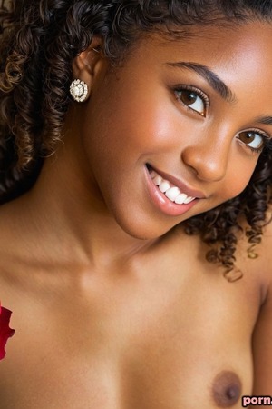 AI Rosebud Nude Studio Set With Red Roses - Photo 18
