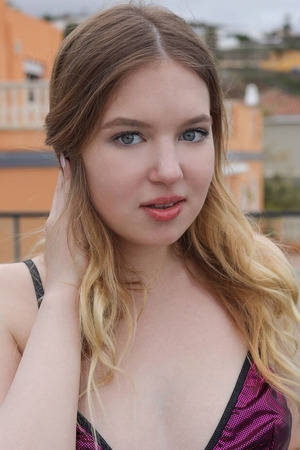 Nikoleta Peels A Purple Bikini Off On The Terrace - Photo 01