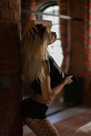 Horny Babe Bridget - Photo 06