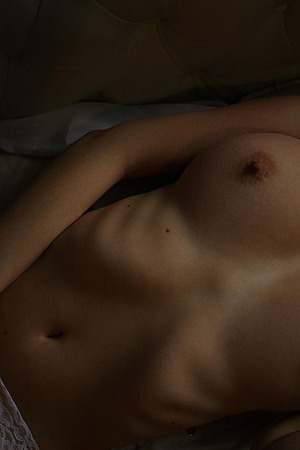 Hot Busty Babe BergyQ - Photo 00