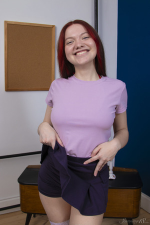 Liliana Red Bra Strip And Pussy Spread On A Blue Mat - Photo 02