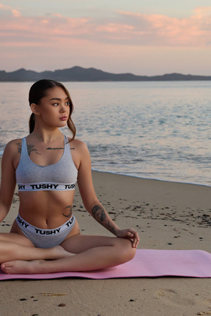 Kwini TUSHY Beach Anal And Hardcore At Sunset - Photo 00