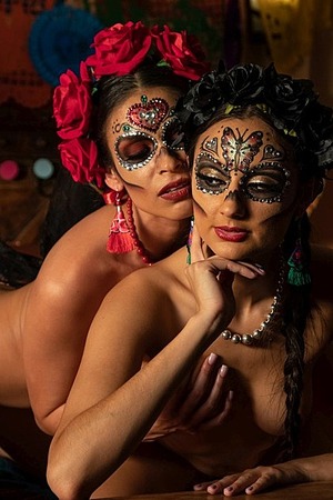 Eliza Ibarra And Katana Kombat - Photo 04