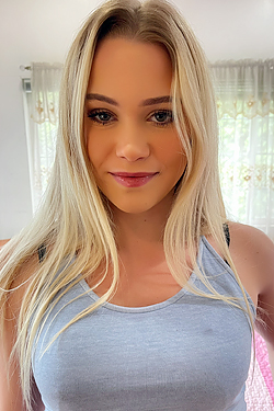 Chloe Rose