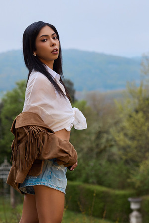 Cindy Luna Bounces Her Bubble Ass On Alberto Blanco's Cock - Photo 00