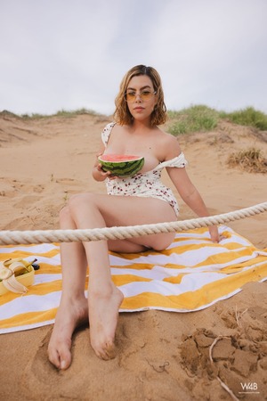 Sally Hunter Bares Freckled Tits On The Dunes - Photo 06