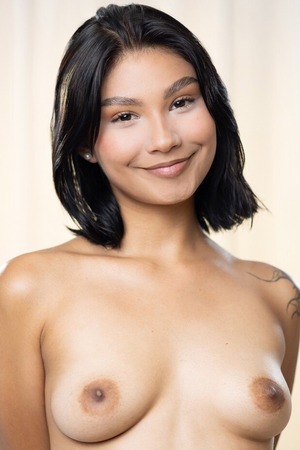 Mimi Nyx Spreads And Toys Herself In Black Boots - Watch4beauty nude pic 19
