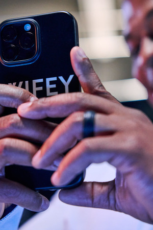 Kira McKay Blue Hair Hotwife Studio Bed Cuckold Set - Photo 07